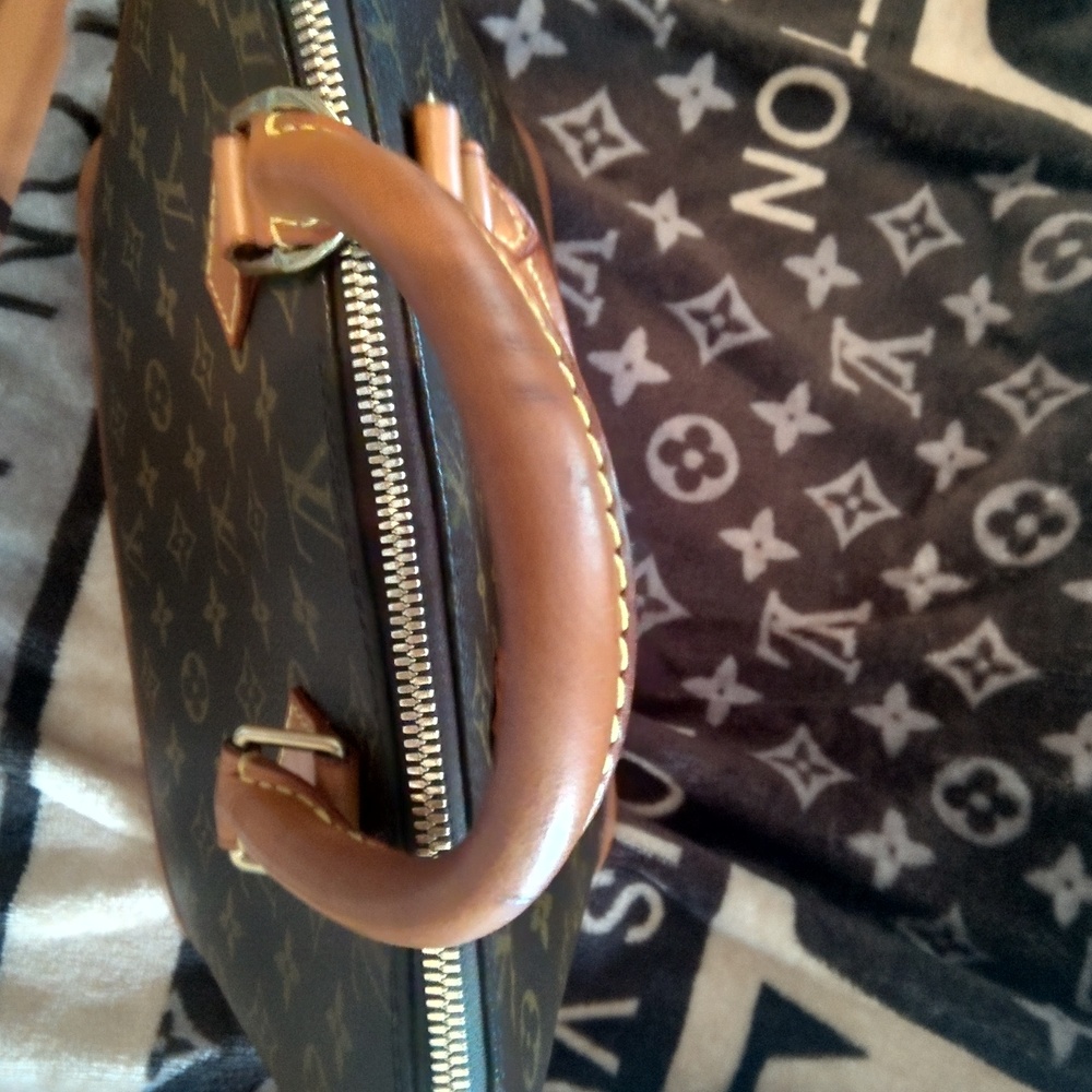 TAKING OFFERS! Louis Vuitton vintage Alma tote😍 Immaculent condition!! As SHOWN - Picture 11 of 12
